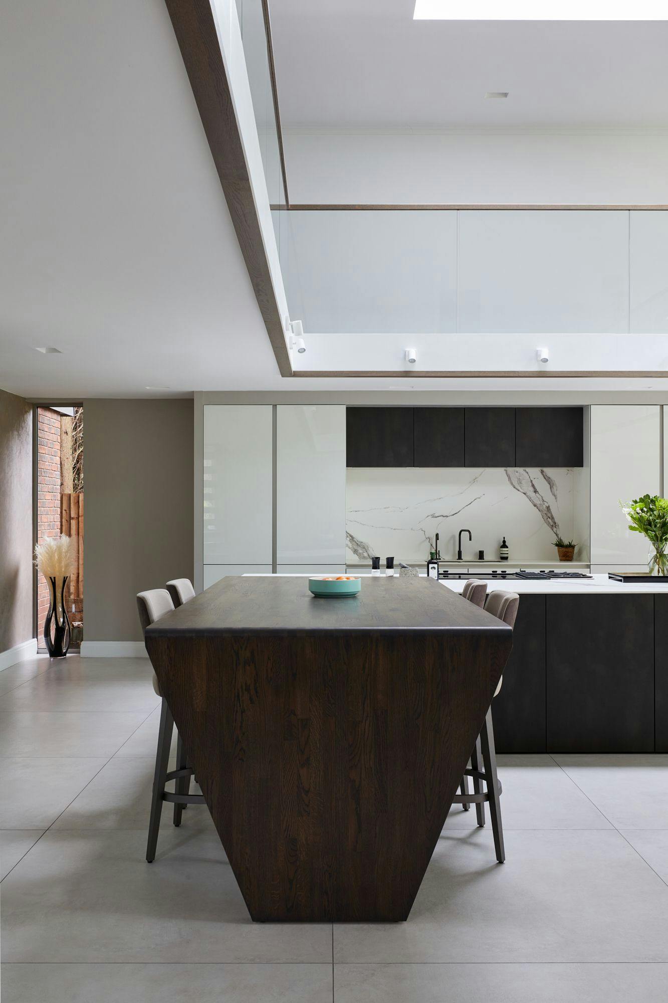 A luxury kitchen based in a modernist property.